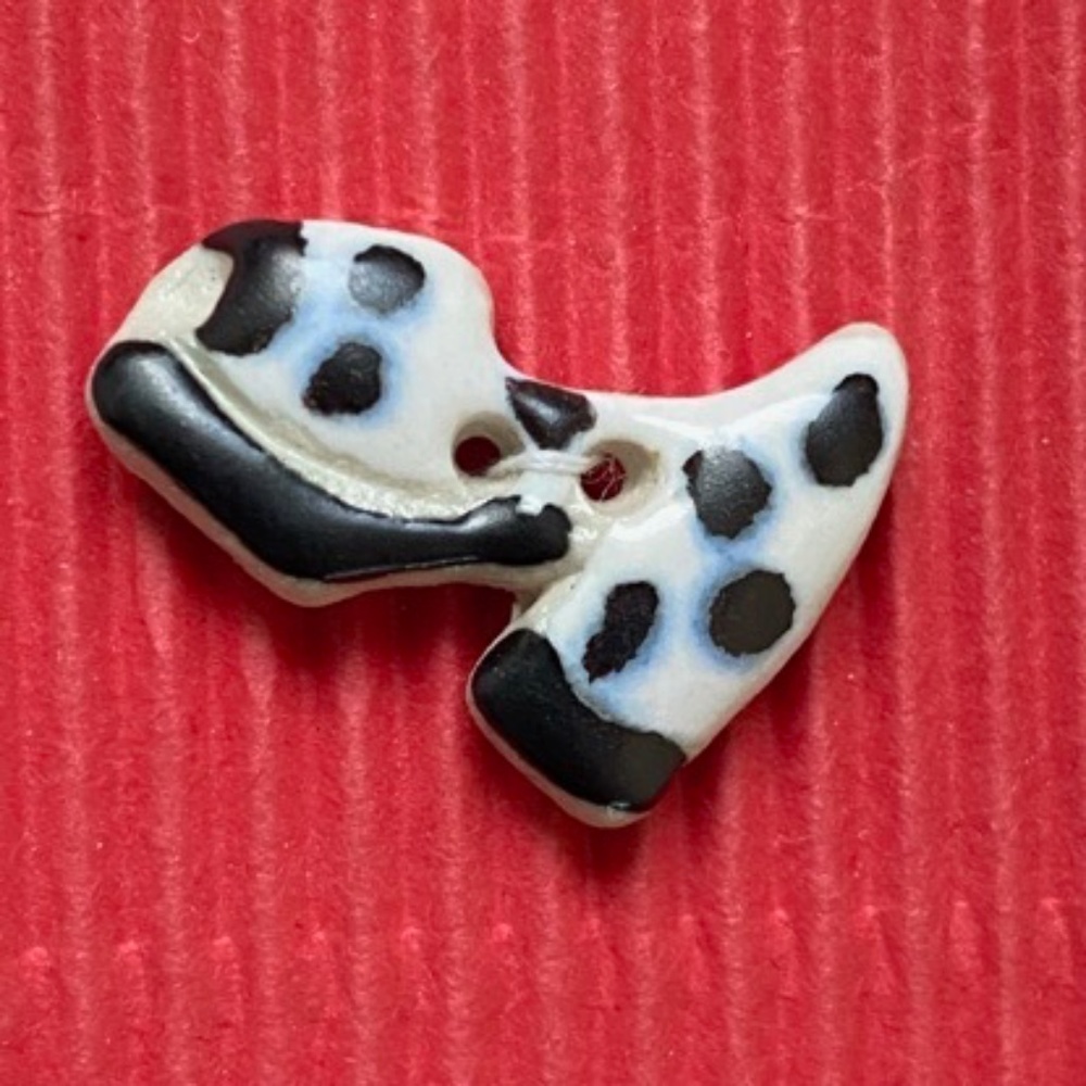 INCOMPARABLE BUTTONS Shoes (5)